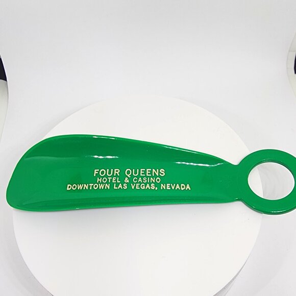 Vintage Four Queens Hotel Casino Green Gold Shoe Horn Las Vegas Nevada - Picture 2 of 7